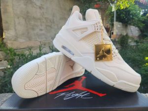 Air Jordan 4 Retro