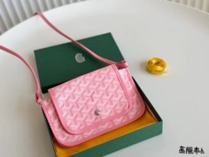 Goyard Style Crossbody Bag 4