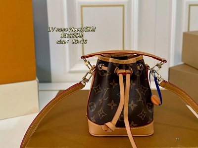 Louis Vuitton 19
