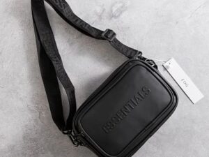 Louis Vuitton Fashion Bag 17