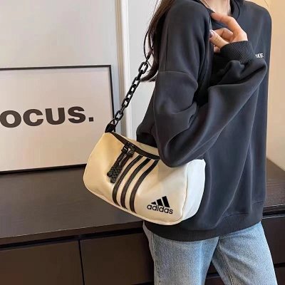 Louis Vuitton Fashion Bag 15