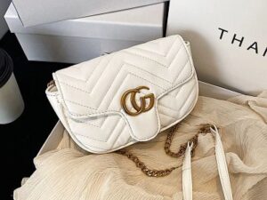 Louis Vuitton Fashion Bag 32