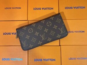 Louis Vuitton Fashion Wallet 32