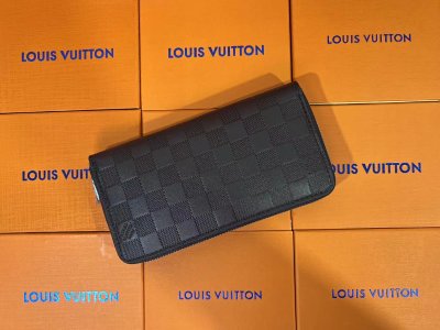 Louis Vuitton Fashion Wallet 35