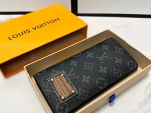 Louis Vuitton Fashion Wallet 4