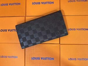 Louis Vuitton Fashion Wallet 33
