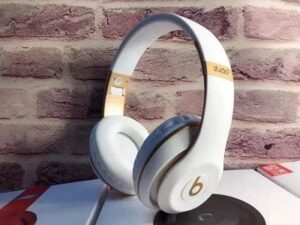 AirPods Max (USB-C) 11