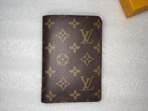 Louis Vuitton Luxury Wallet 35