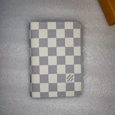 Louis Vuitton Luxury Wallet 37