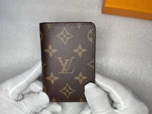 Louis Vuitton Luxury Wallet 32