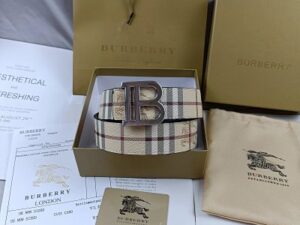 Burberry TB Premium Leather Belt